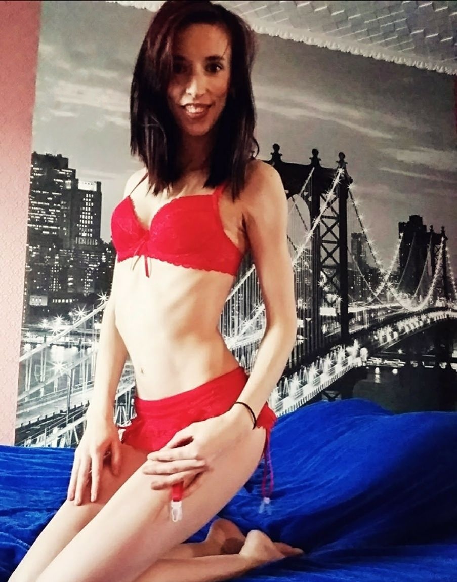 Анжела привлекальеная девушка из Бердянска цена от 3000 руб