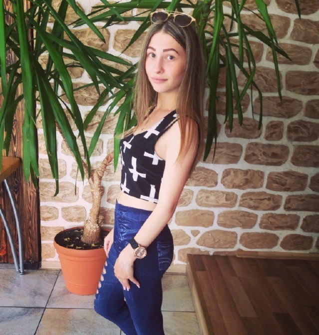 Вероника привлекальеная девушка из Бердянска цена от 3000 руб