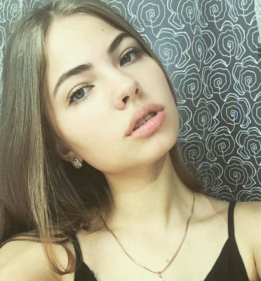 Кристина привлекальеная девушка из Бердянска цена от 3500 руб