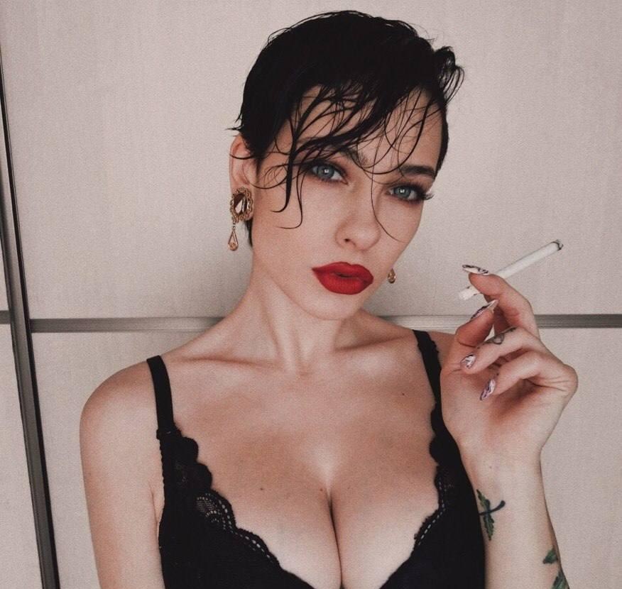 Александра привлекальеная девушка из Бердянска цена от 6000 руб