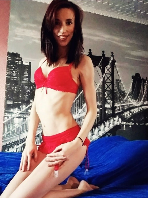 Анжела привлекательная девушка из Бердянска цена от 3000 руб