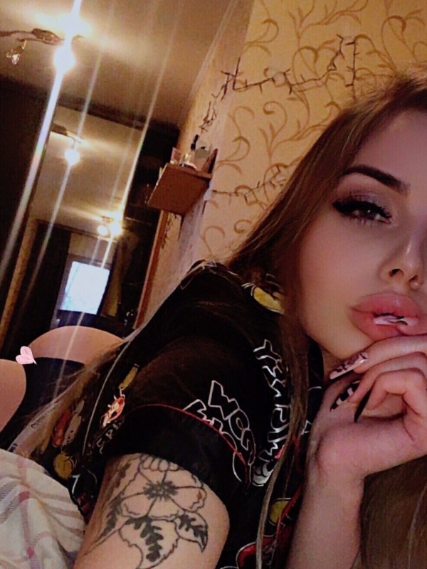 Регинка привлекательная девушка из Бердянска цена от 3000 руб