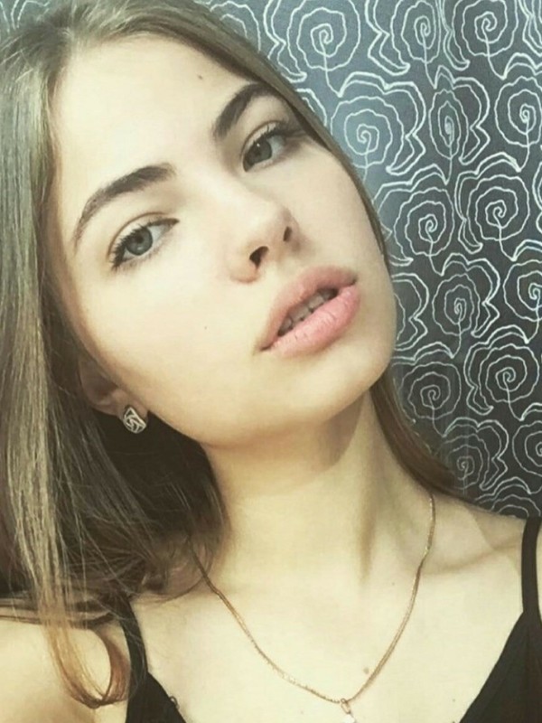 Кристина привлекательная девушка из Бердянска цена от 3500 руб