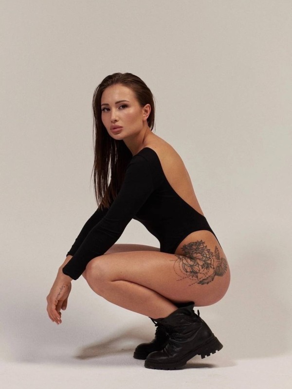 Алиса привлекательная девушка из Бердянска цена от 3000 руб