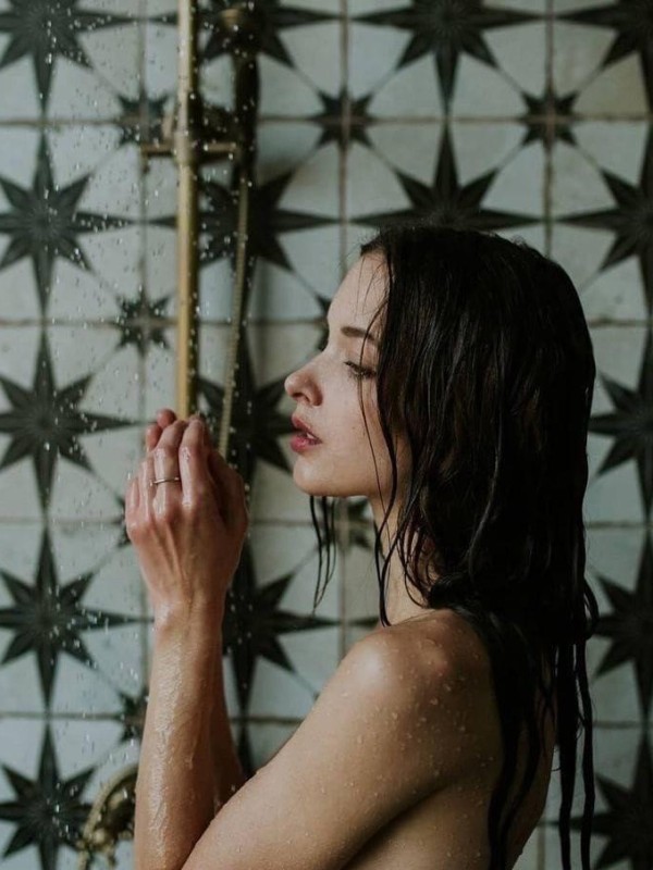 Лизетта привлекательная девушка из Бердянска цена от 6000 руб